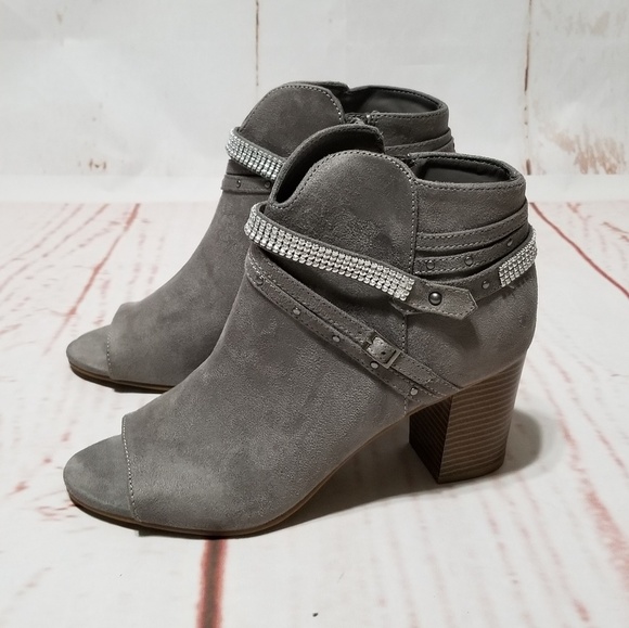 NWOB SO Women's Ankle Boots - Picture 2 of 8